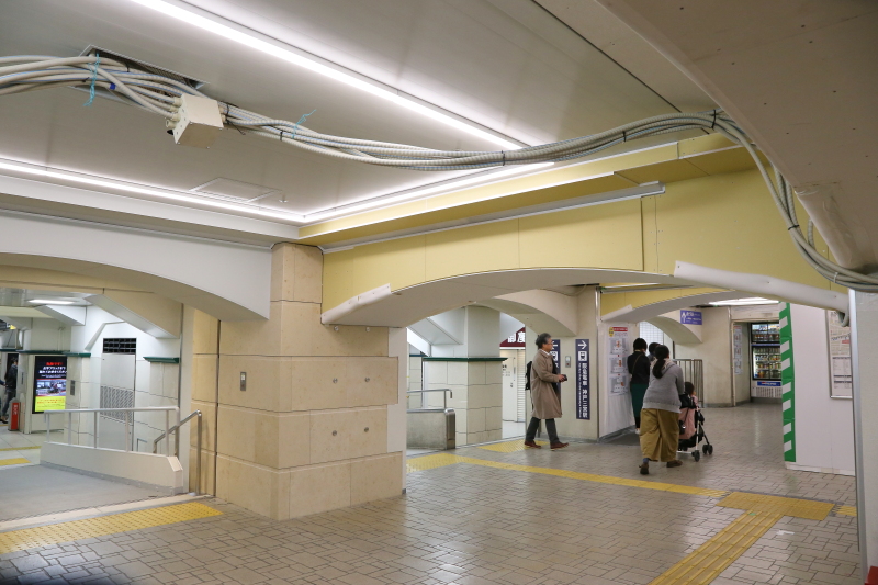 阪急神戸三宮駅東口改札外コンコースリニューアル 柱の改修も進む こべるん 変化していく神戸